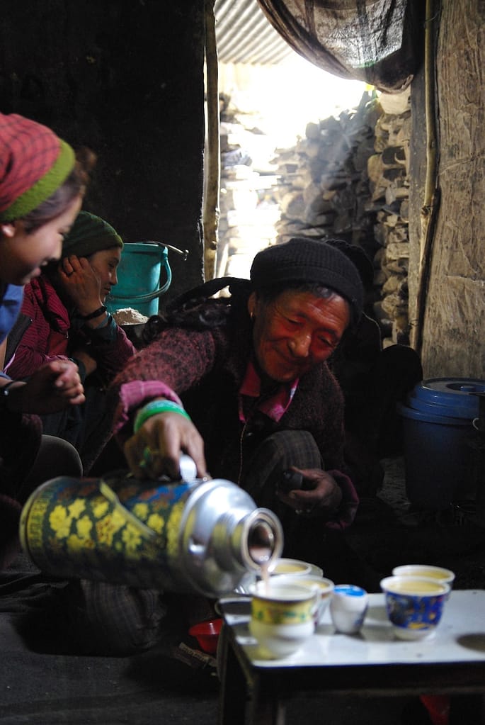 Thé partagé avec des fromagères du Zanskar