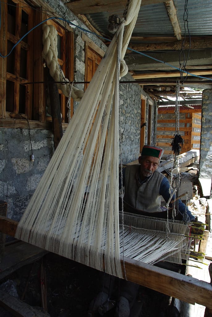 Village de Rakcham, une rencontre inédite avec un tisserand.
