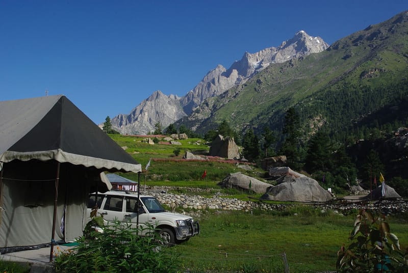 Camp près de Rakcham, Kinnaur, Inde du Nord
